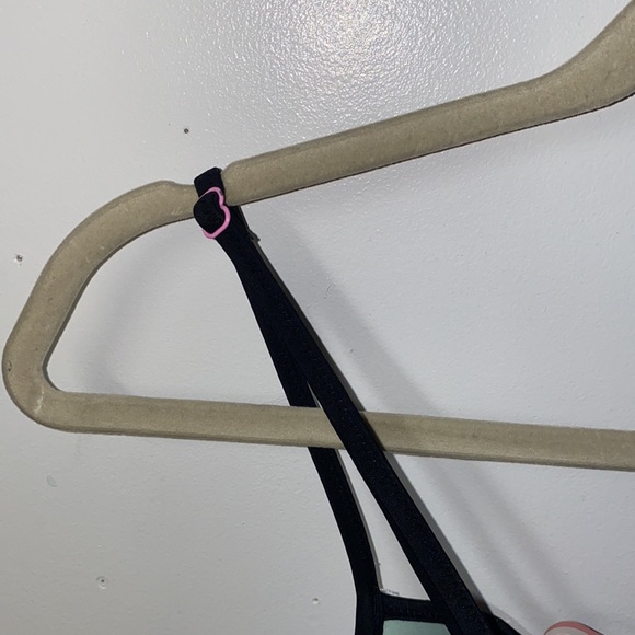 Victoria’s Secret swimsuit top - Picture 3 of 5